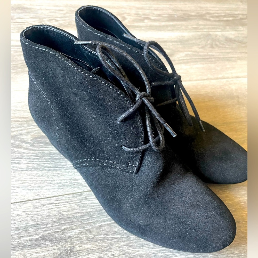 Nine West Black Lace up suede Bootie